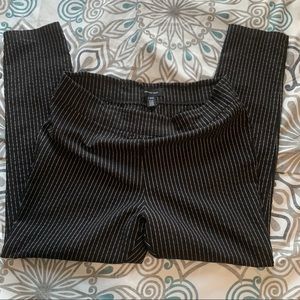 ❄️4/$20! Who what wear pinstripe pant